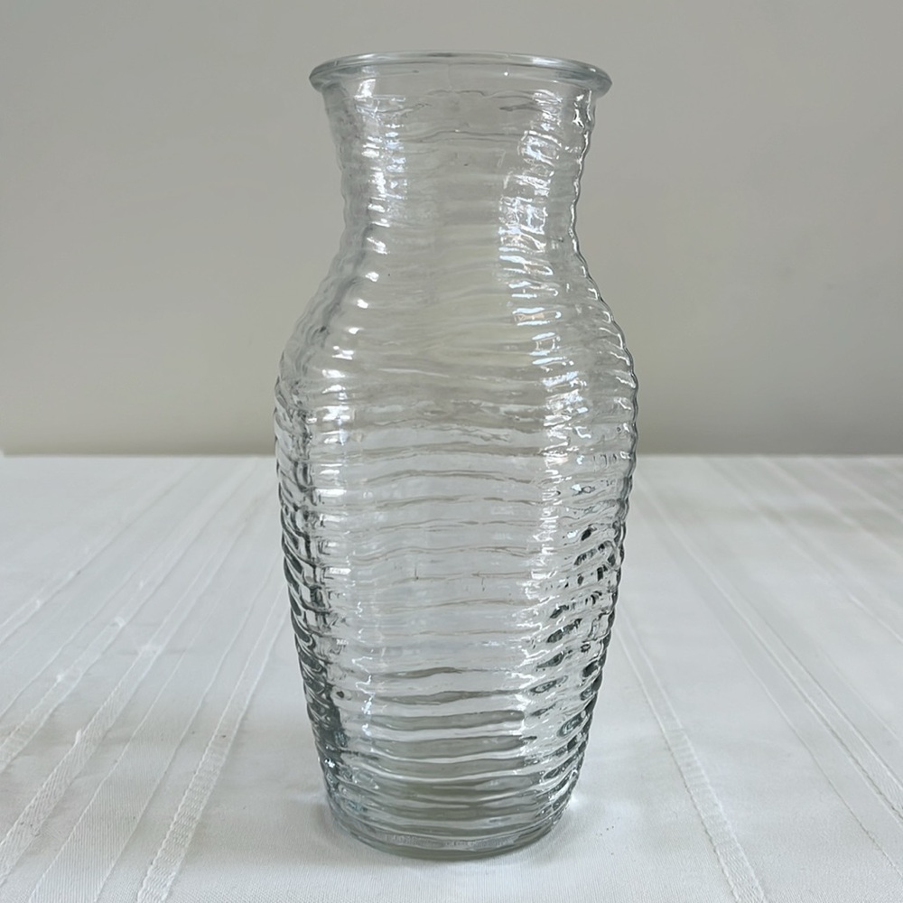 3 Clear Glass Vases Vintage Heights: 9" / 9" / 7.5" - Picture 9 of 13